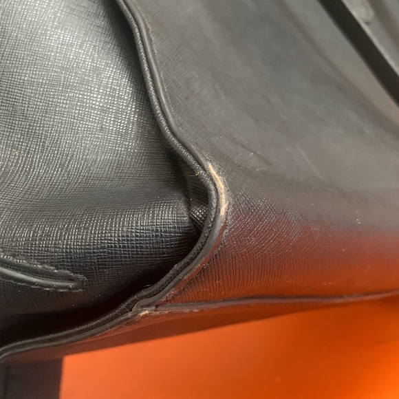 Black GUESS Tote Handbag Purse - Picture 13 of 14